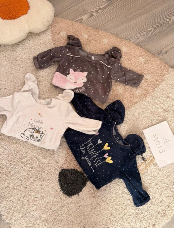 Lot 3 pyjamas velours fille 1 mois - photo numéro 2