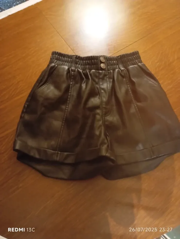 Short en cuir
