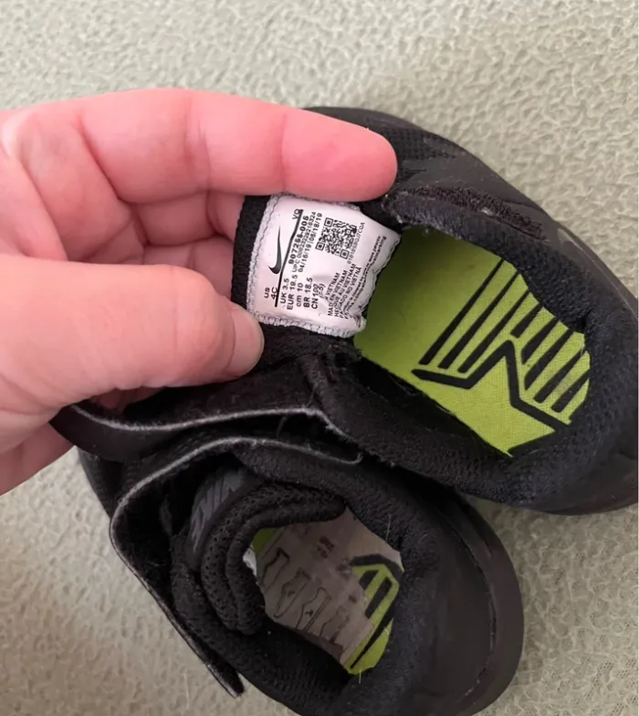 Nike souple noire taille 19,5 - photo numéro 3