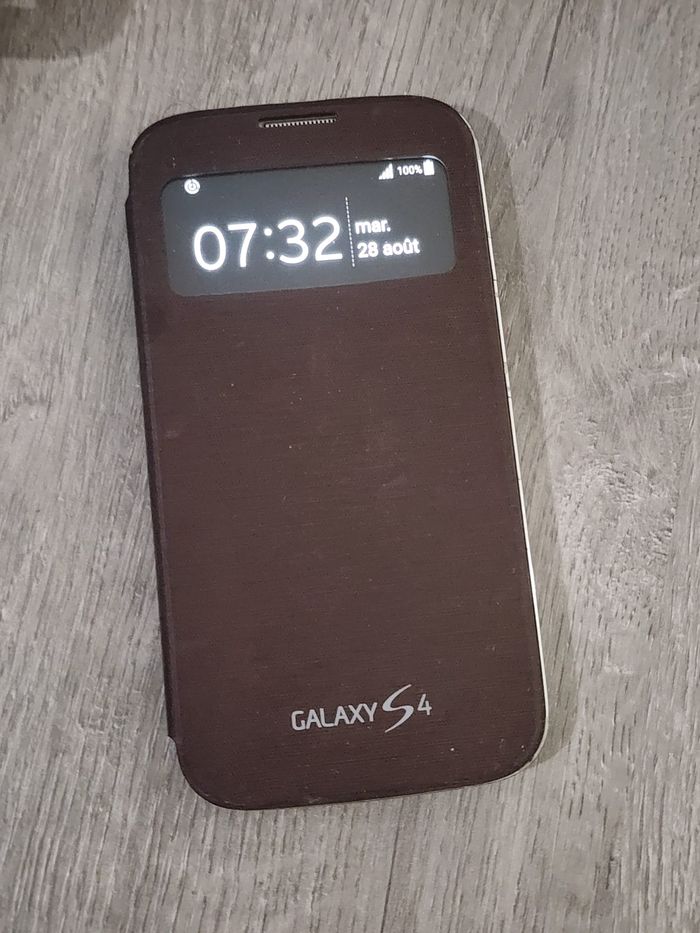 Samsung Galaxy S4 + étui S-View officiel – fonctionne – avec boîte - photo numéro 2