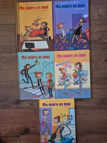 Lot  de  5  bandes dessinées  Ma  mère et moi