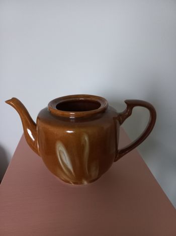 Théière sans couvercle 