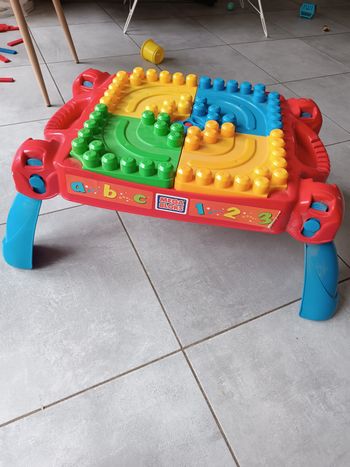 Table d'activités Mega bloks