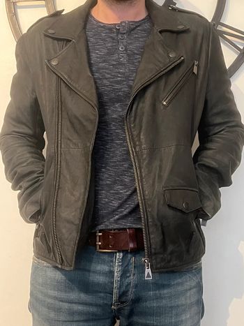 Veste cuir 100% véritable. Perfecto eleven Paris taille M en parfait état