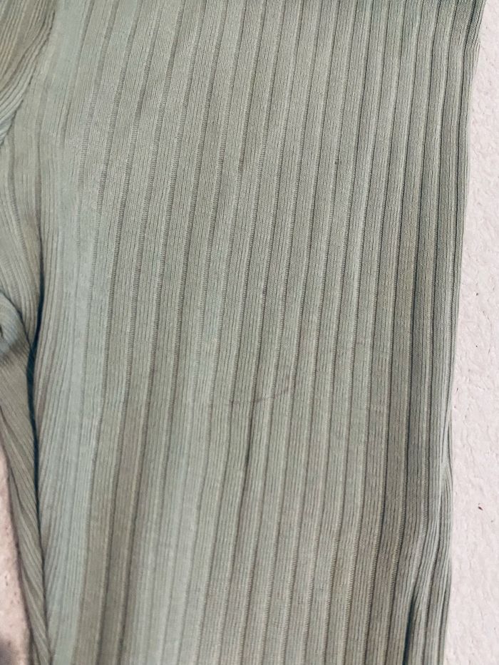 Ensemble fille H&M 9 mois – Haut vert + legging assorti, bon état - photo numéro 3