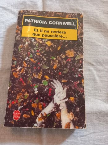 Livre et il ne restera que poussière