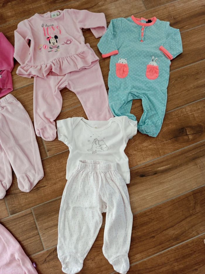 Lot 6 pyjamas fille 9/12 mois. - photo numéro 3
