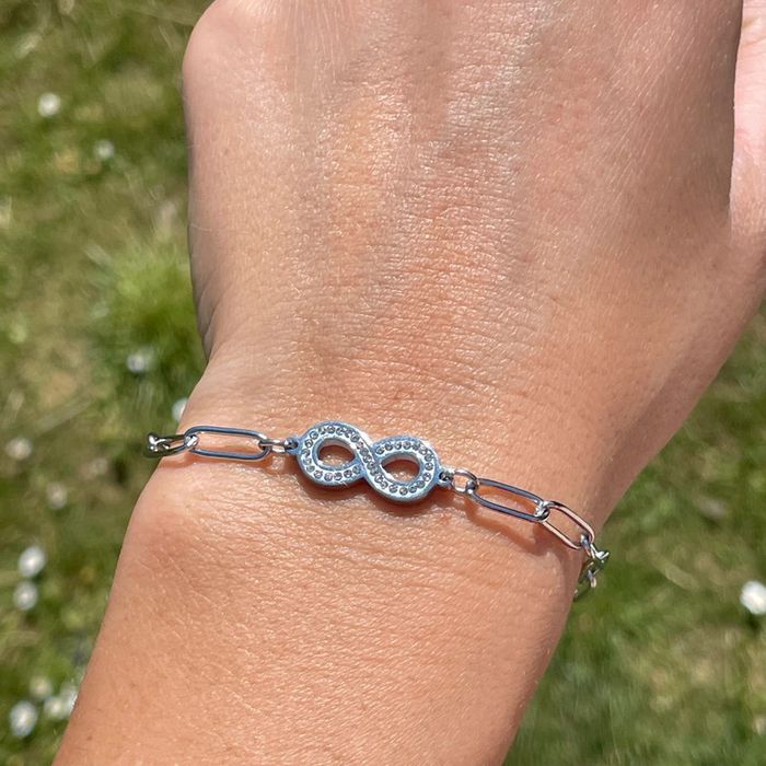 Bracelet Infini et strass an acier inoxydable (chirurgical) argenté et hypoallergénique