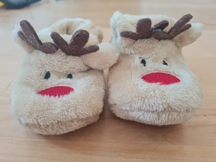 Chaussons de Noël taille 18 - photo numéro 2