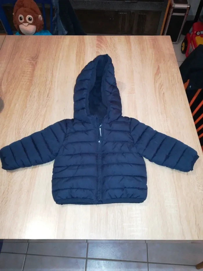 Lot d'une doudoune à manches longues et d'une doudoune sans manches en 12mois 74cm - photo numéro 2