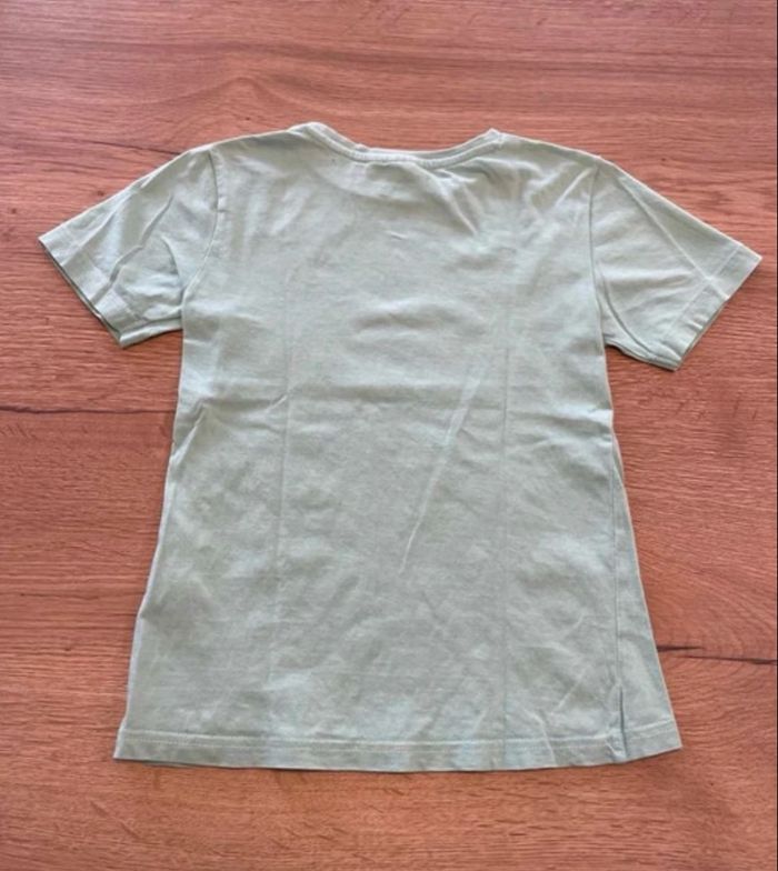 TEE shirt Jurassic Park taille 8 ans - photo numéro 2