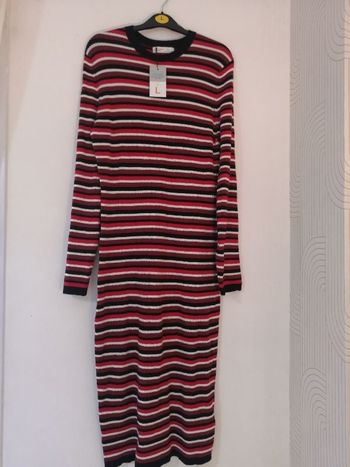 Jolie robe longue côtelée à rayures neuve