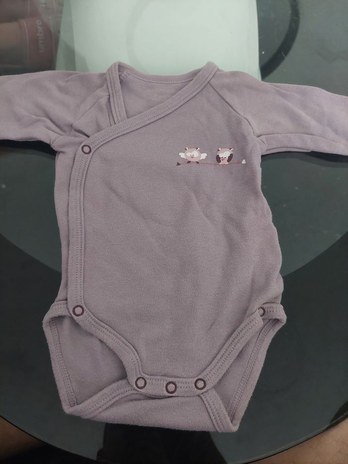 Lot 30 bodies 3 mois - photo numéro 4