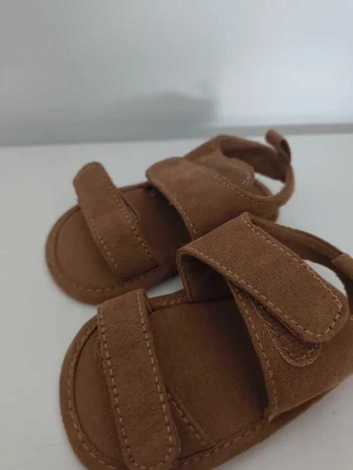 Sandales bébé 6-9 mois Kiabi excellent état - photo numéro 4