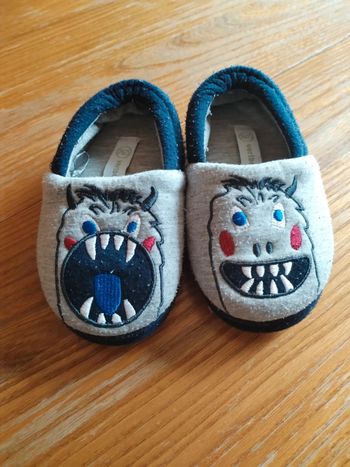 Pantoufles monstres Verbaudet t 24-25