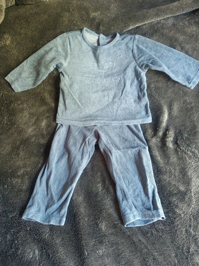 Ensemble de pyjamas T18 mois en très bon état - photo numéro 2
