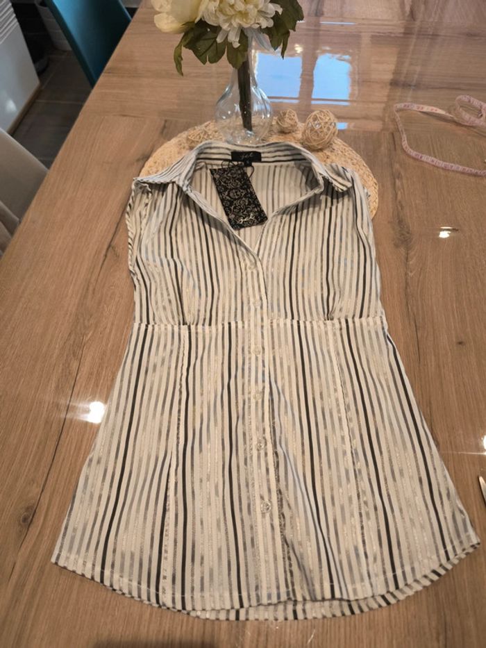 Chemise sans manche rayée blanche et grise neuve avec étiquette - photo numéro 2