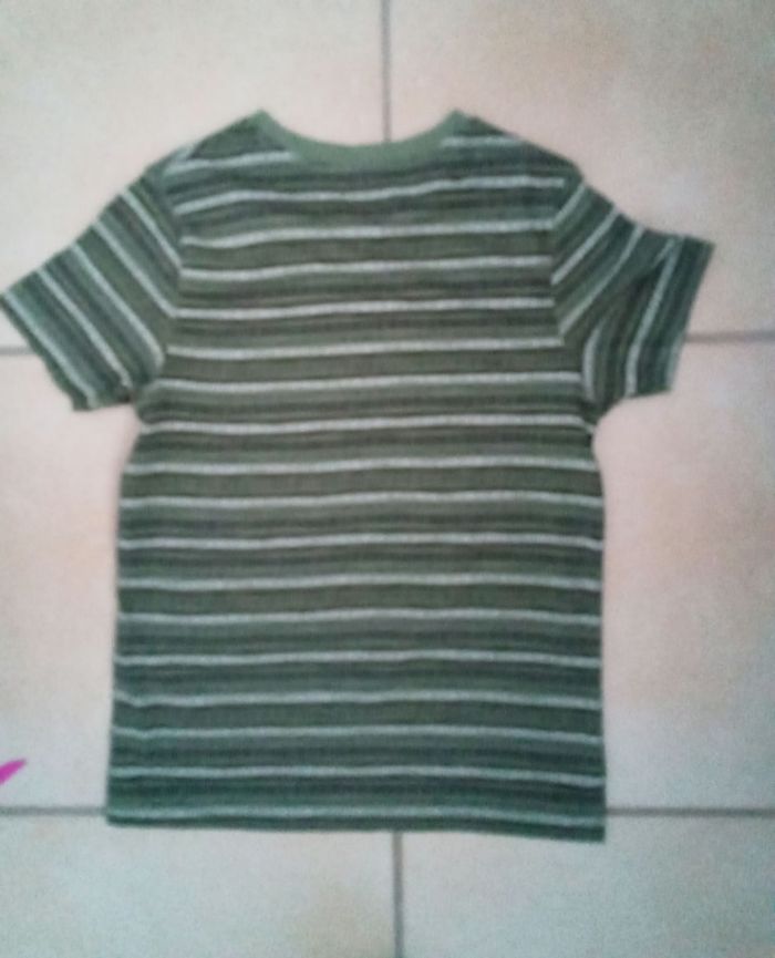 T-shirt taille 7 ans - photo numéro 3