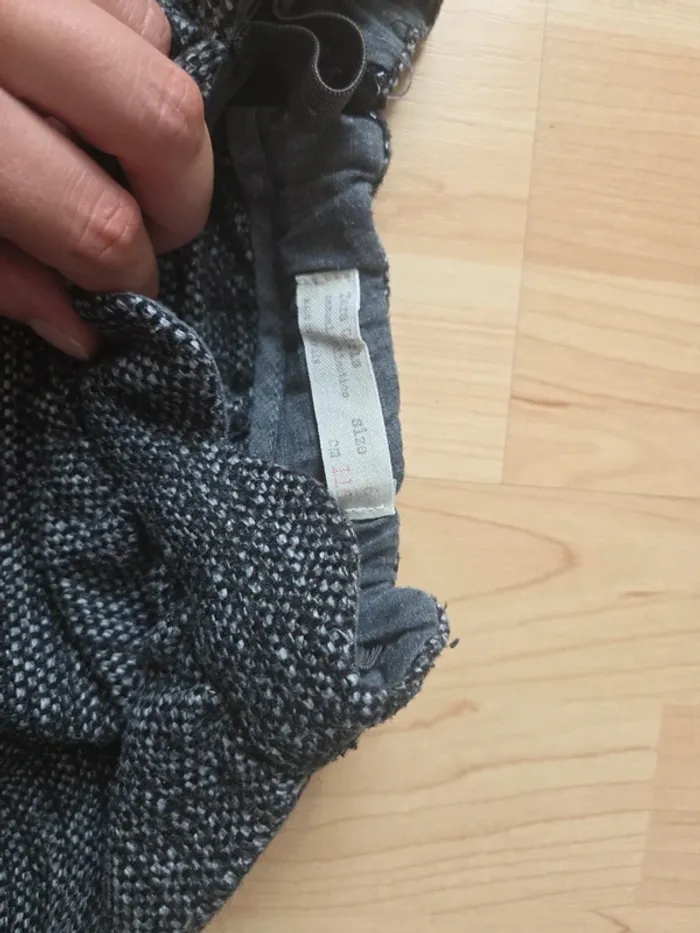 Jupe Zara taille 6ans - photo numéro 2