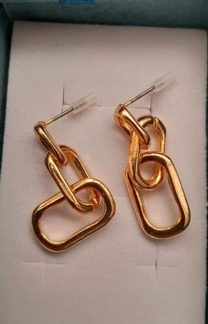Boucles d'oreilles pendantes, chaine,dorées - photo numéro 3