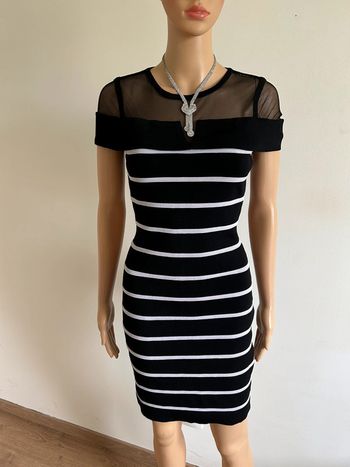 Robe noire et blanche à manches courtes Morgan taille M excellent état