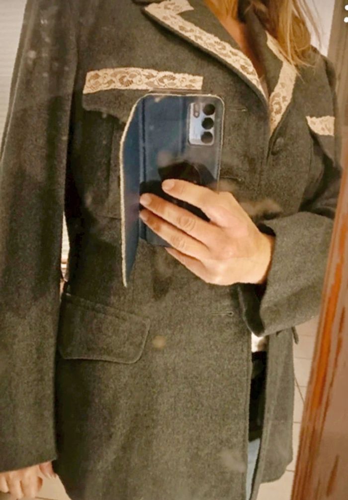 Manteau en laine bouillie et dentelle