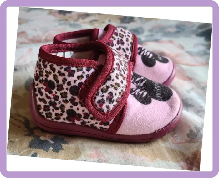Chaussons Minnie taille 21 - photo numéro 2