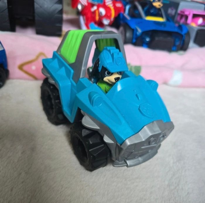 Véhicule et figurine Rex