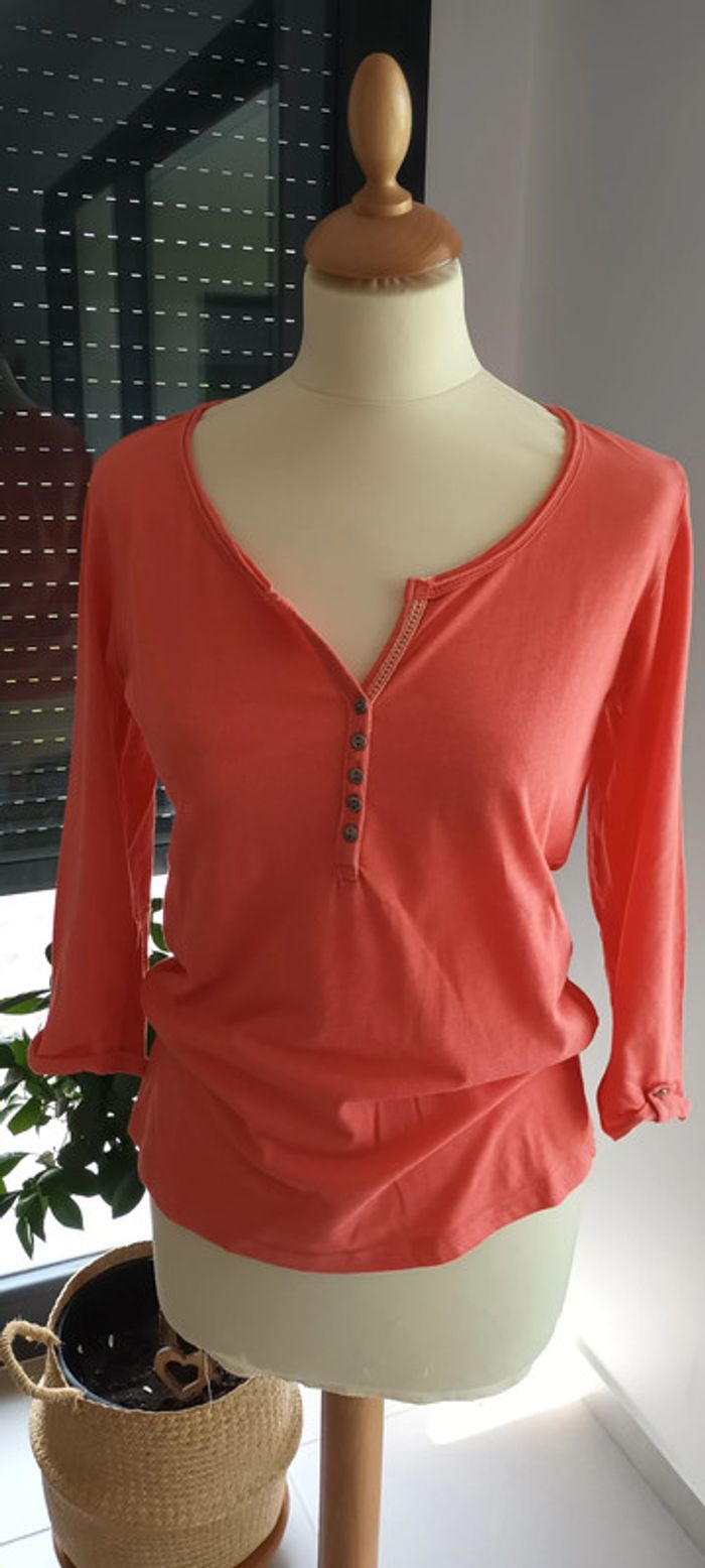 T-shirt couleur corail