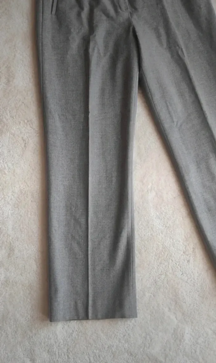 Pantalon à pince ajusté, habillé gris Un Jour Ailleurs UJA 42 en laine - photo numéro 5