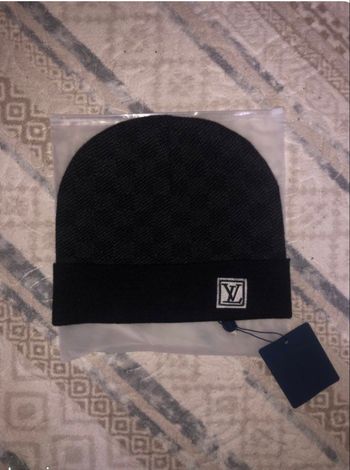 Bonnet Lv noir 