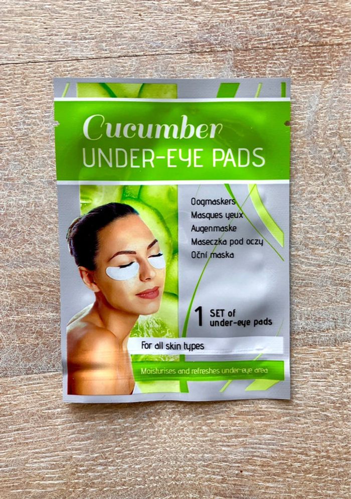 Lot deux masques 1 gommage charbon et 1 yeux concombre – Neuf - photo numéro 3
