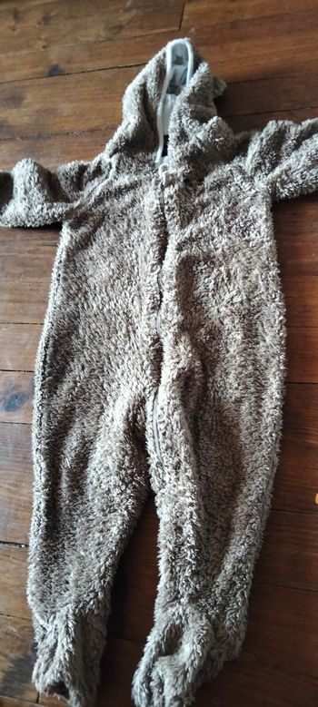 Combinaison très chaude taille 12 mois