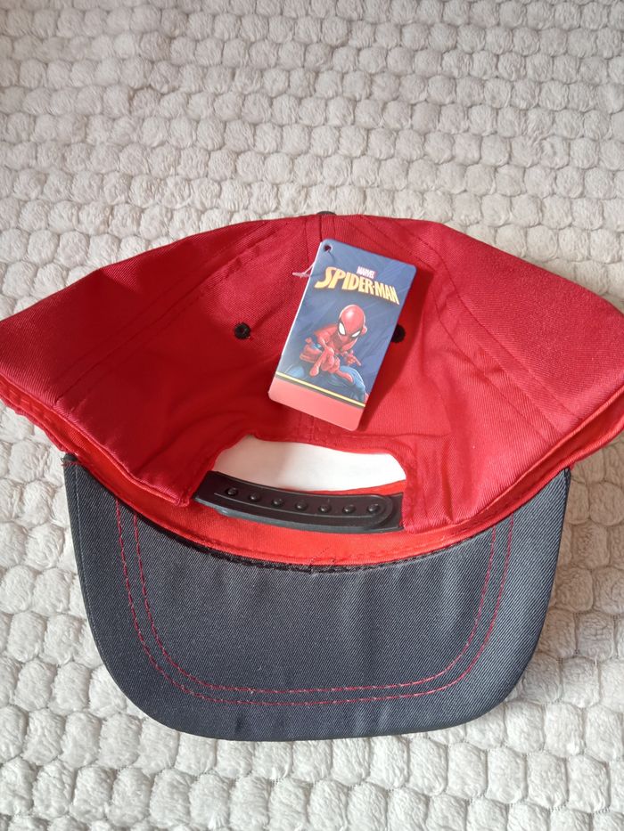 Casquette spiderman 52cm 3-5 ans - photo numéro 3