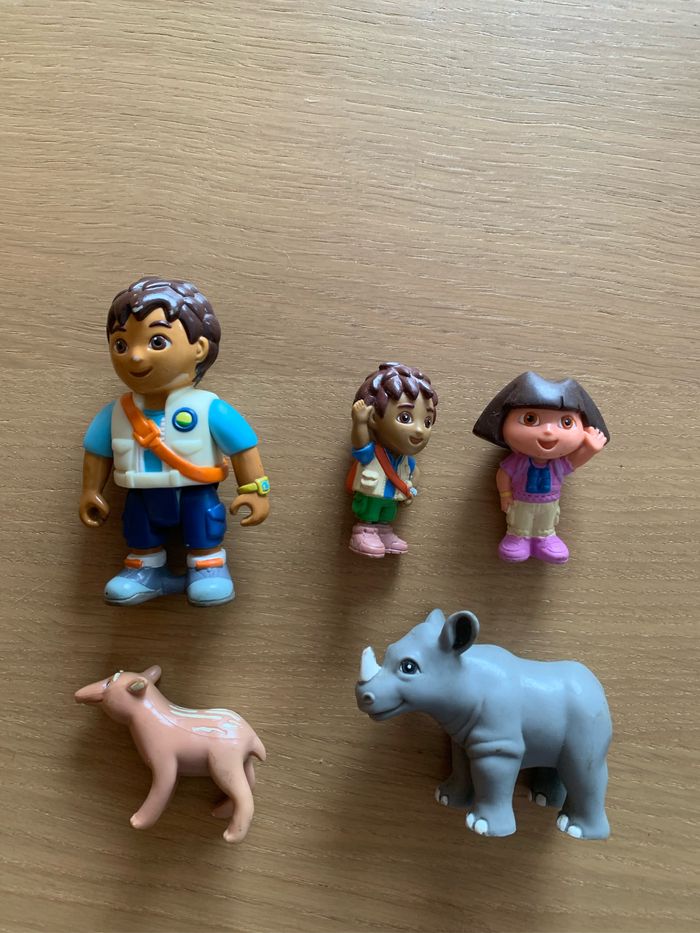 Figurines Diego et Dora