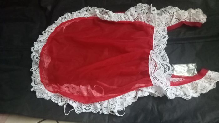Nuisette rouge a dentelle - photo numéro 2