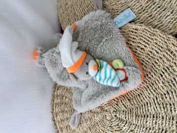 Doudou plat ours gris orange rayé bleu Oscar BABY NAT