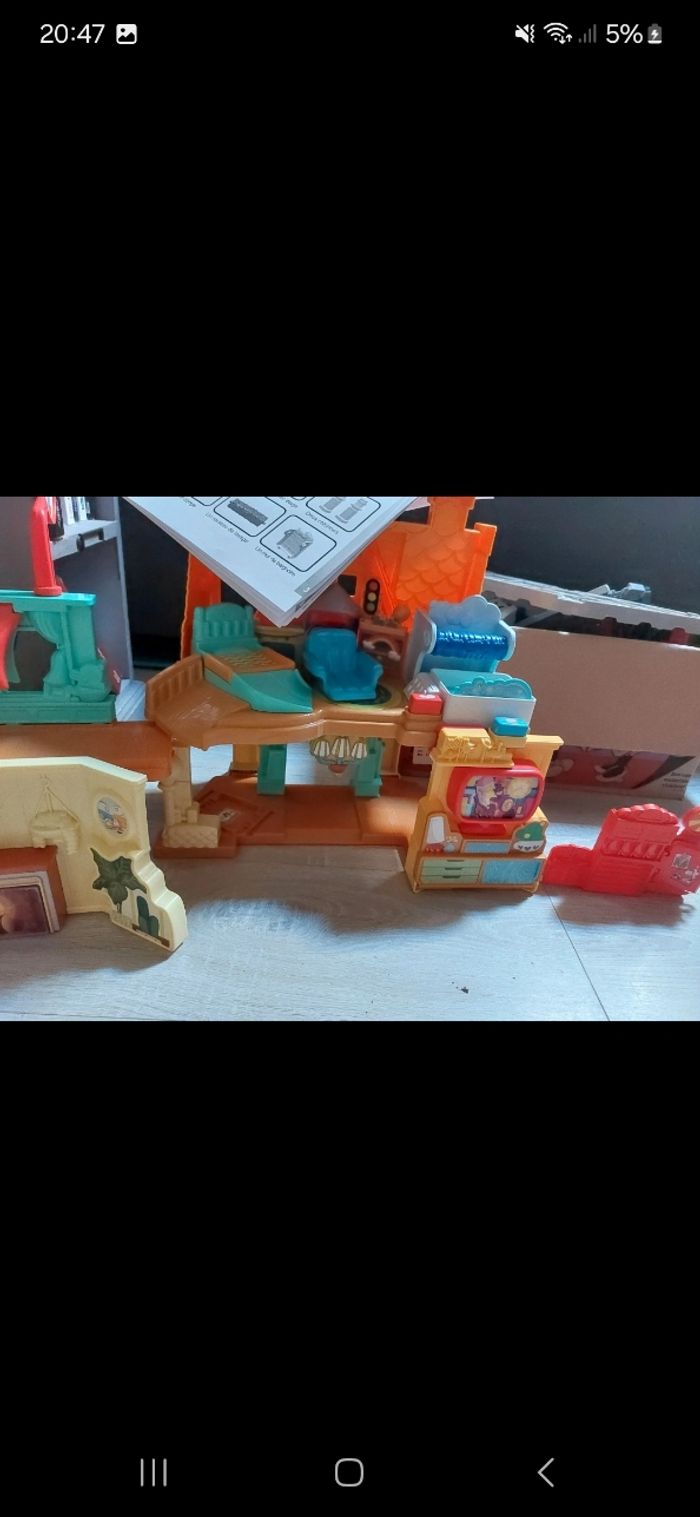 Maison tut tut bolide