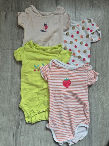 4 bodies manches courtes 36 mois