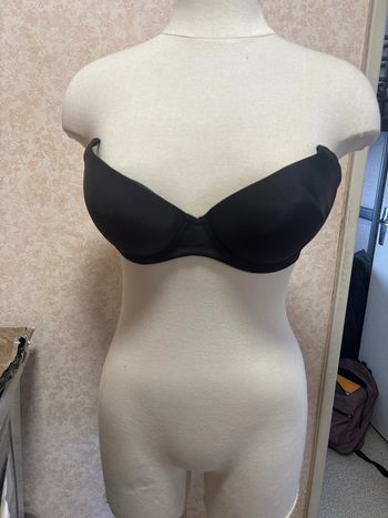 Soutient gorge rembourré sans bretelle taille 90c marque charlotte lingerie
