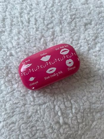 Petite boîte rose étuis à écouteurs