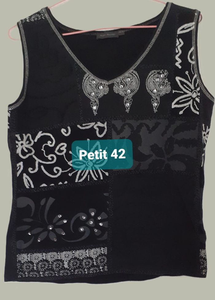 Débardeur noir avec sequins. Imprimé floral. Kiabi. Taille 42