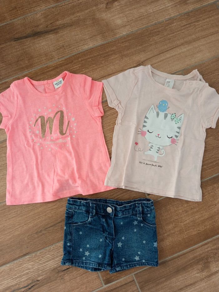 Ensemble 9/12 mois, short jean étoiles+2 tee shirts