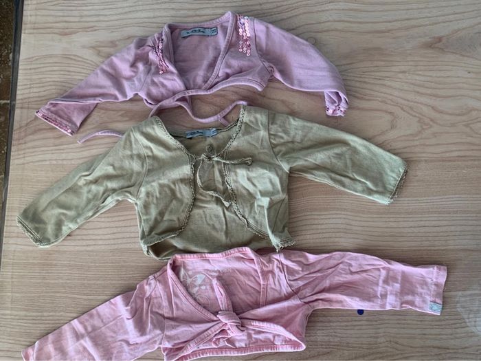 Lot 3 petits boléro fille 6 mois