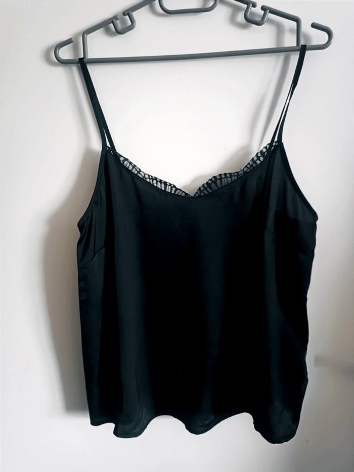 Débardeur noir dentelle Kiabi Taille M (38-40) Neuf avec étiquette - photo numéro 2