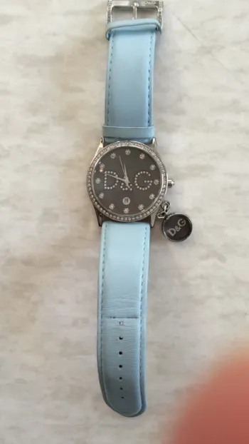 Montre dolce gabbana bleue