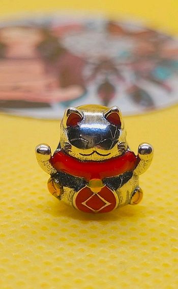 Charm bijou chat maneki