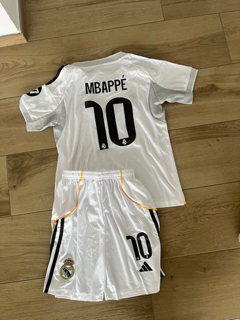 Maillot et short mbappe 11 ans
