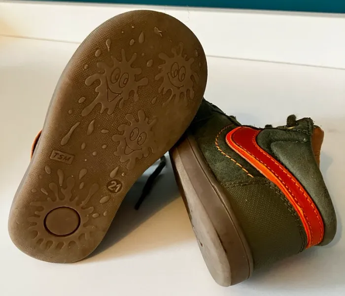 Chaussures bébé taille 21 - photo numéro 4