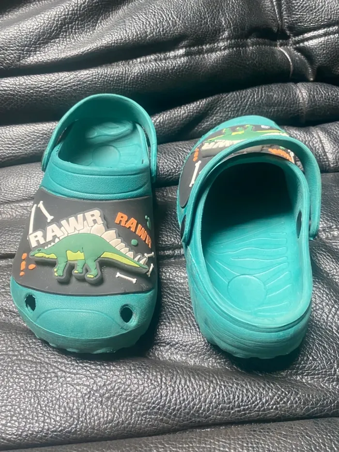 Crocs sabots motifs dinosaures - photo numéro 7